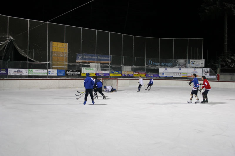 gal/Eishockeyspiel in Toblach/2008-02-02 SVR Eishockey 104.jpg